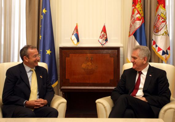Beograd  10.7.2013. god. – Predsednik Nikolić sa ambasadorom Velike Britanije Majklom Devenportom.